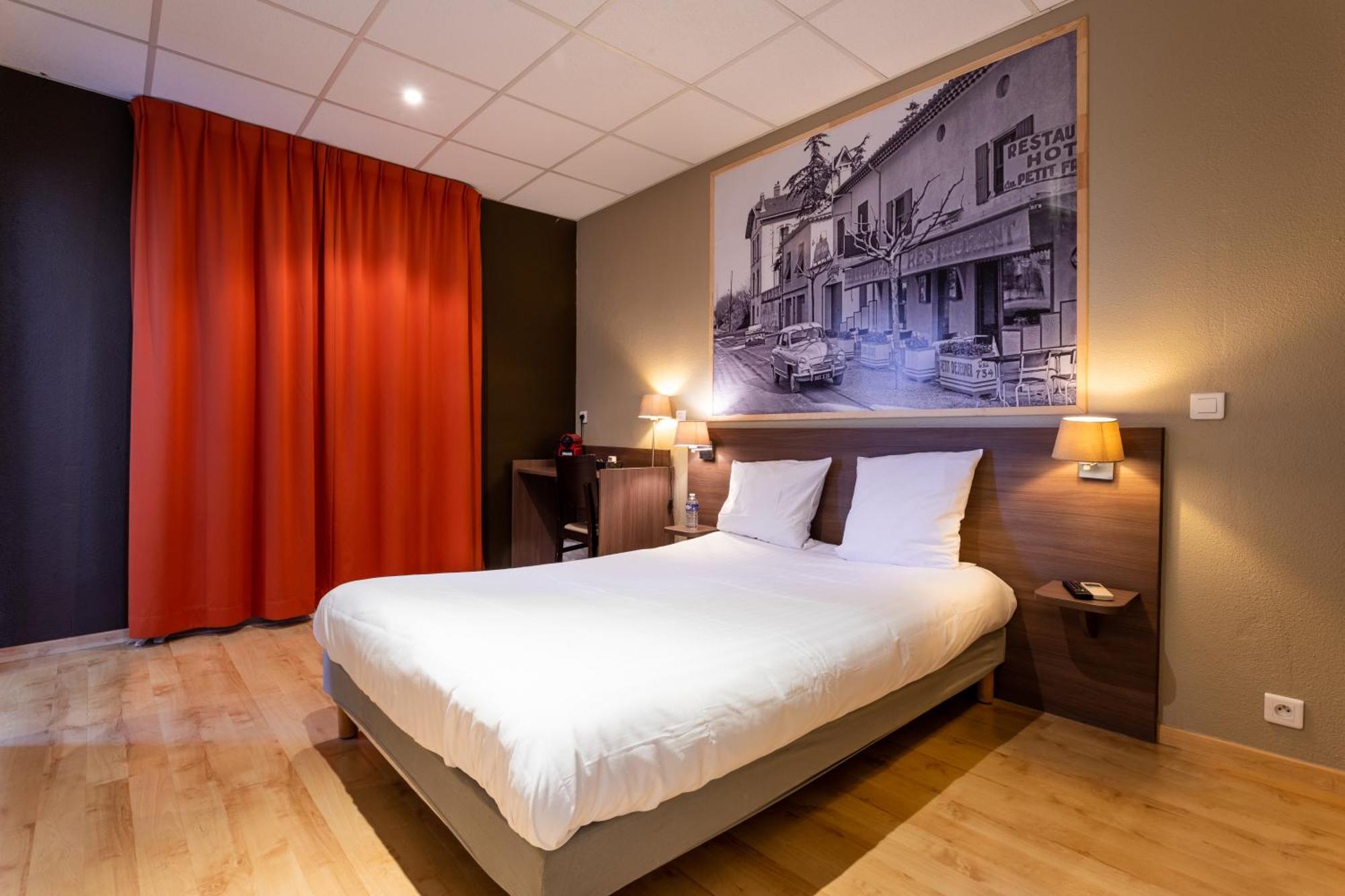 Logis Hotels Et Restaurant La Pause Rn7 La Coucourde Exterior foto