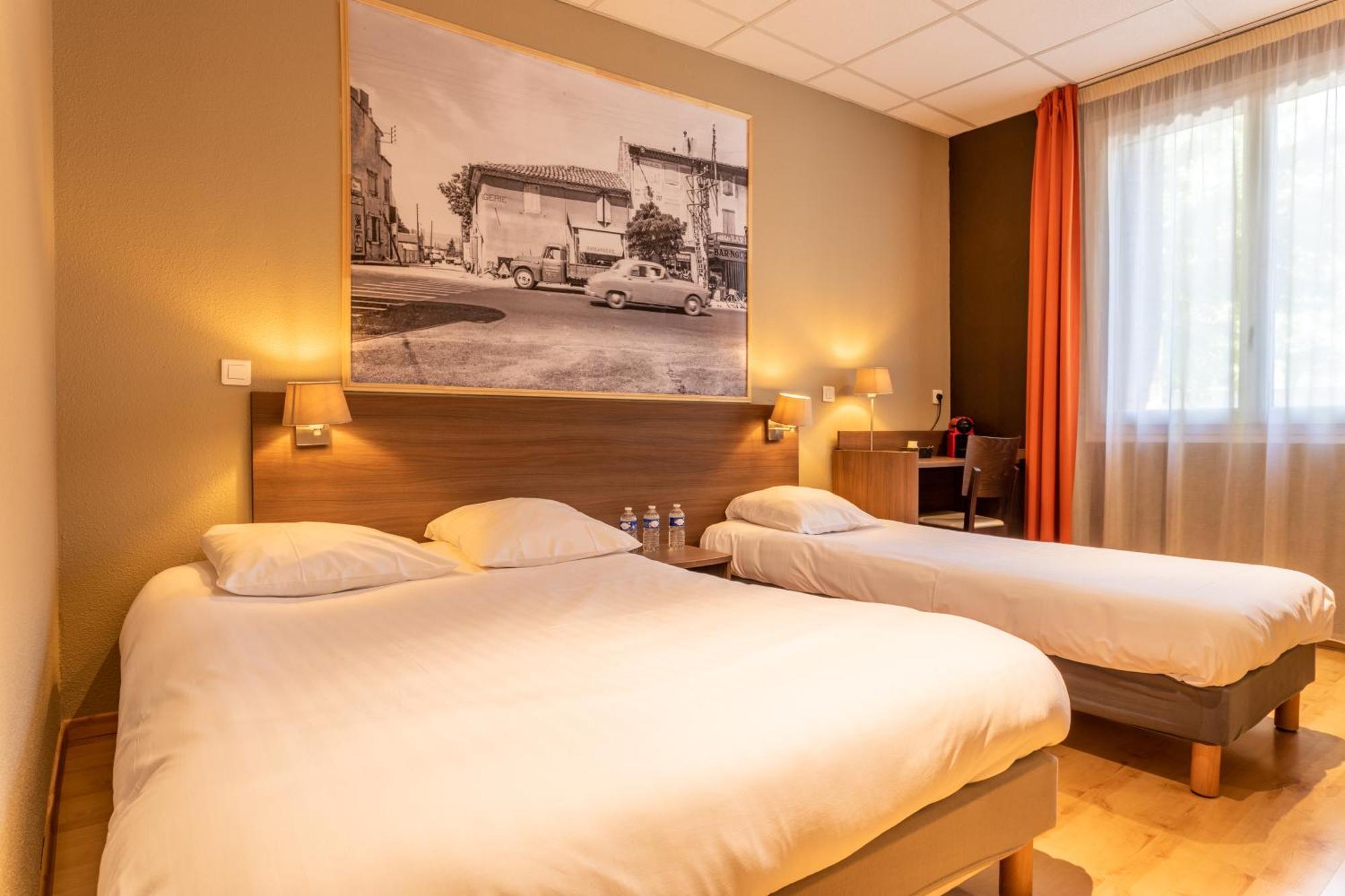 Logis Hotels Et Restaurant La Pause Rn7 La Coucourde Exterior foto