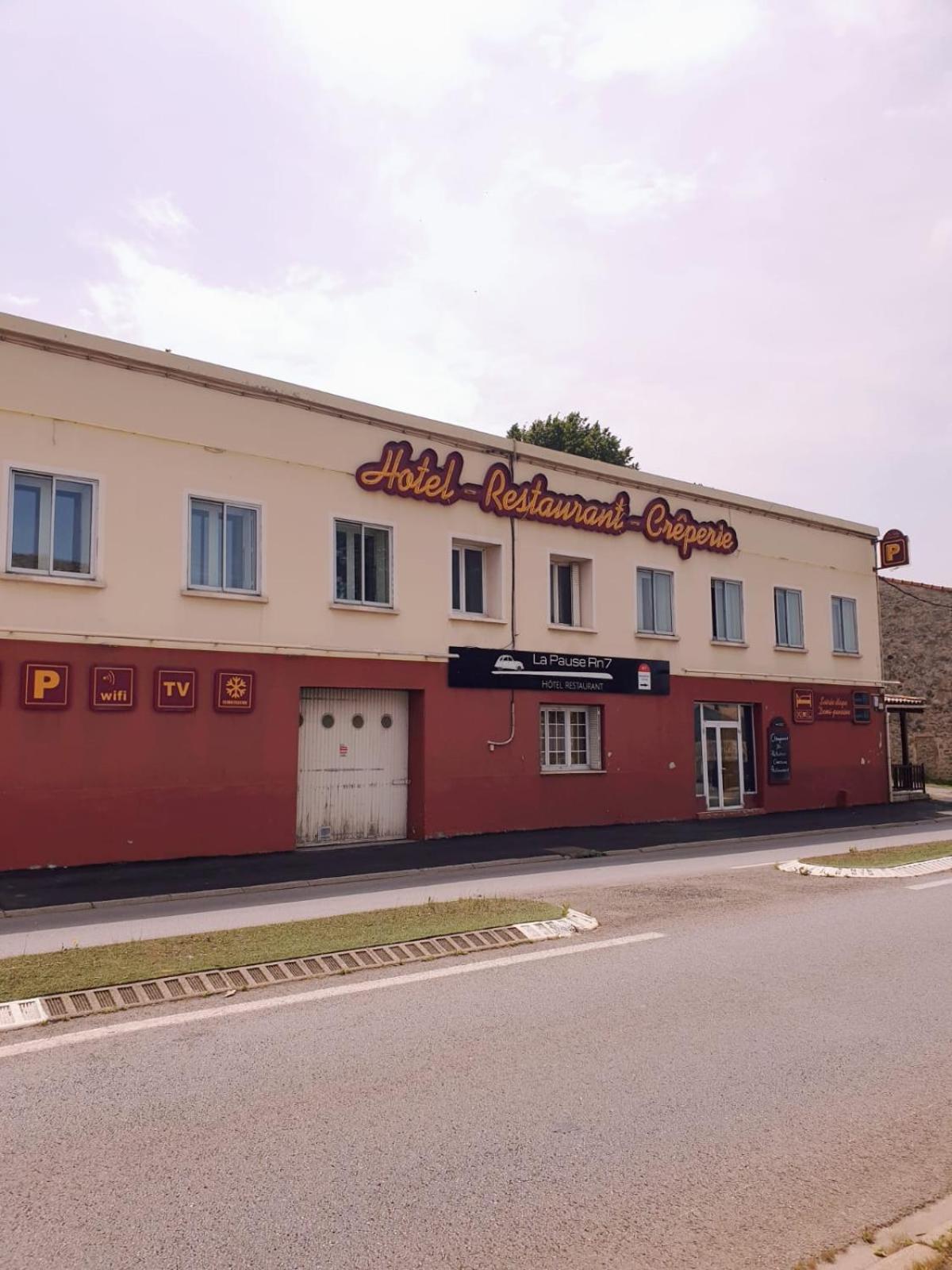 Logis Hotels Et Restaurant La Pause Rn7 La Coucourde Exterior foto